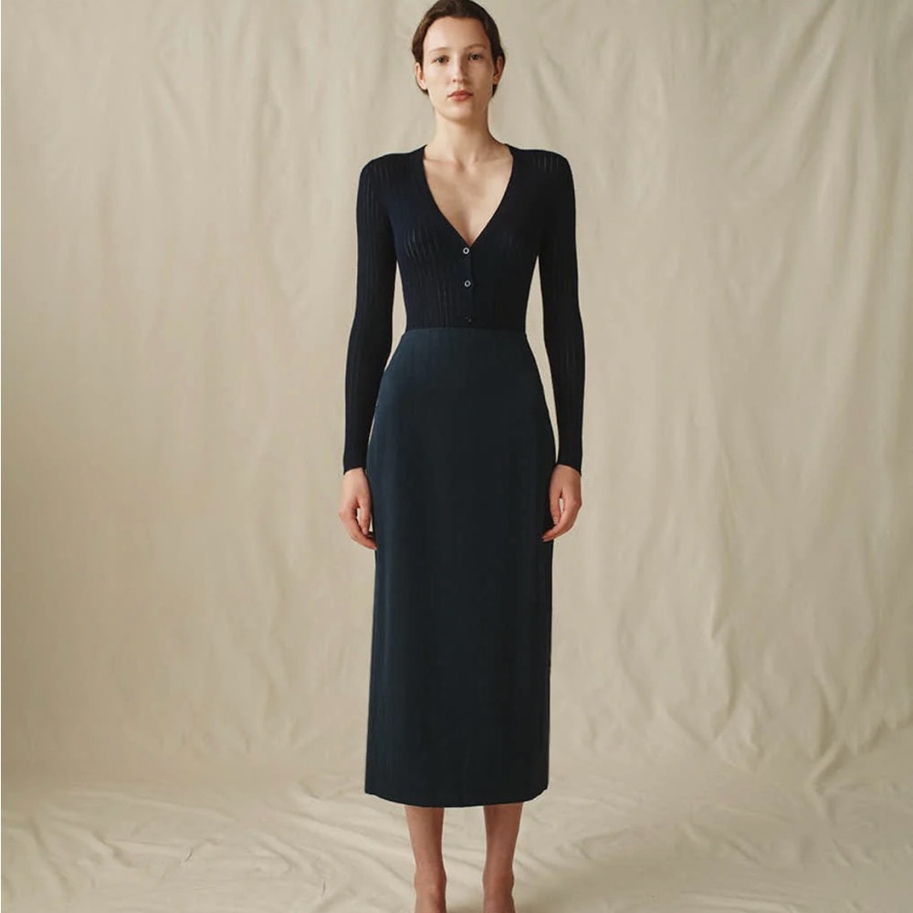 Attersee Pencil Skirt in Navy Blue